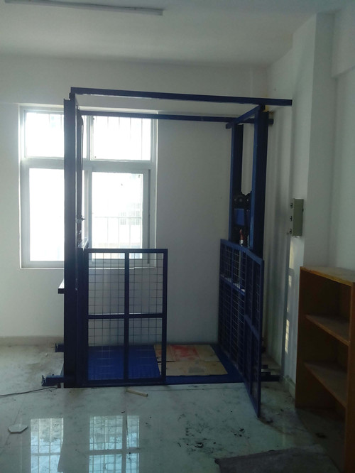 導(dǎo)軌式升降機的液壓系統(tǒng)特點(圖1) \