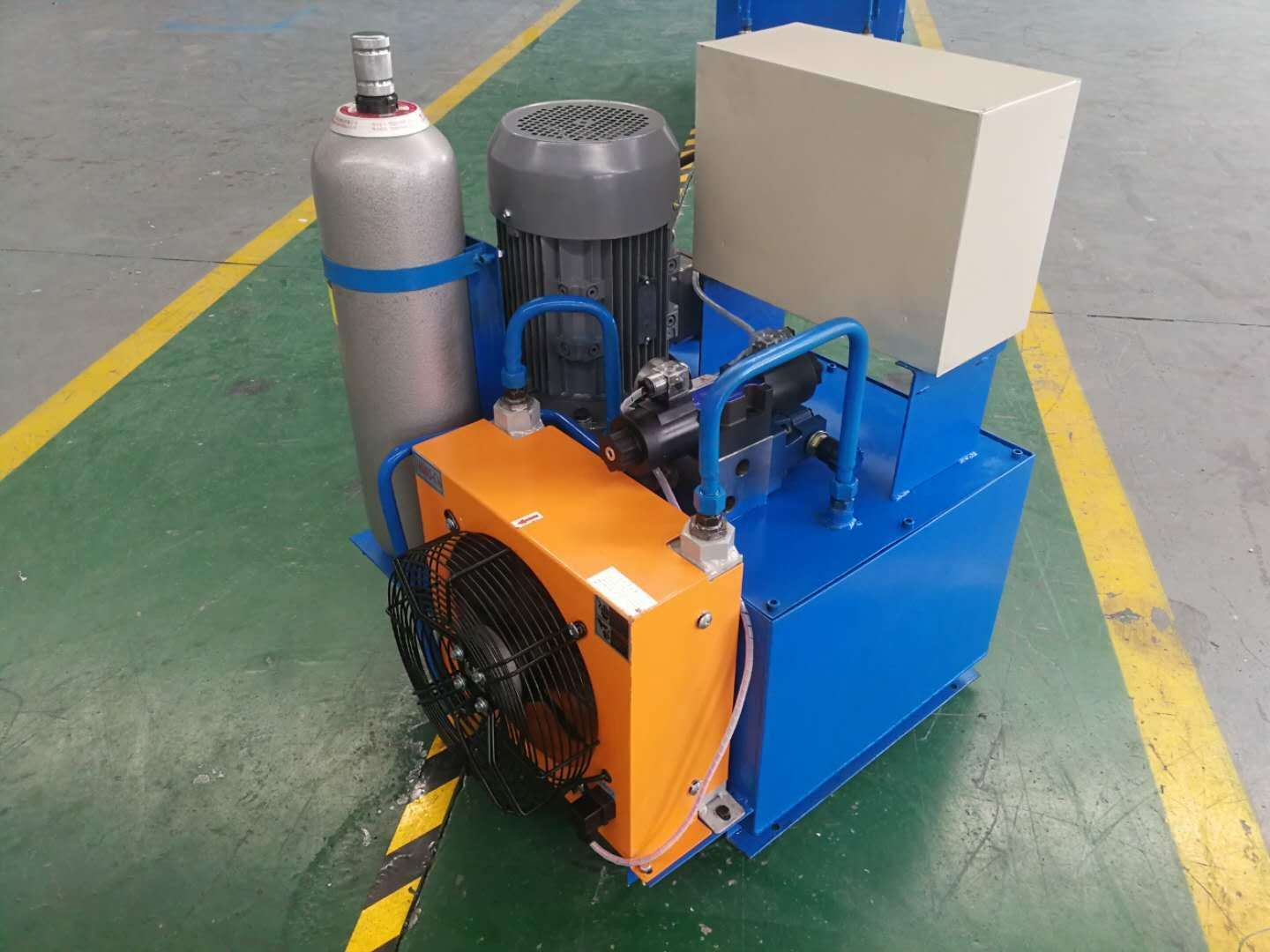 液壓系統(tǒng)注意事項(xiàng)有哪些(圖1) 液壓系統(tǒng)注意事項(xiàng)有哪些(圖1)